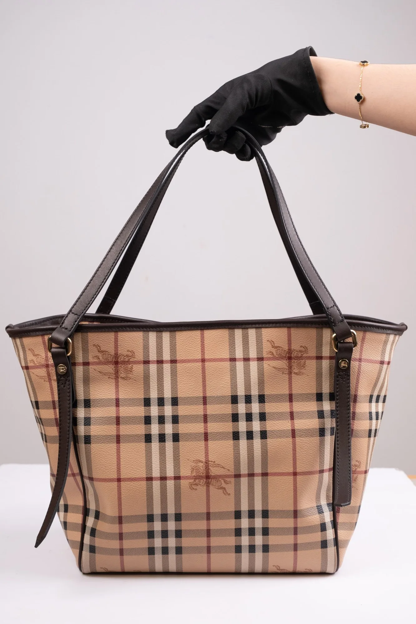 Túi tote Burberry Check sau khi thay cặp quai xách da bò màu nâu sẫm