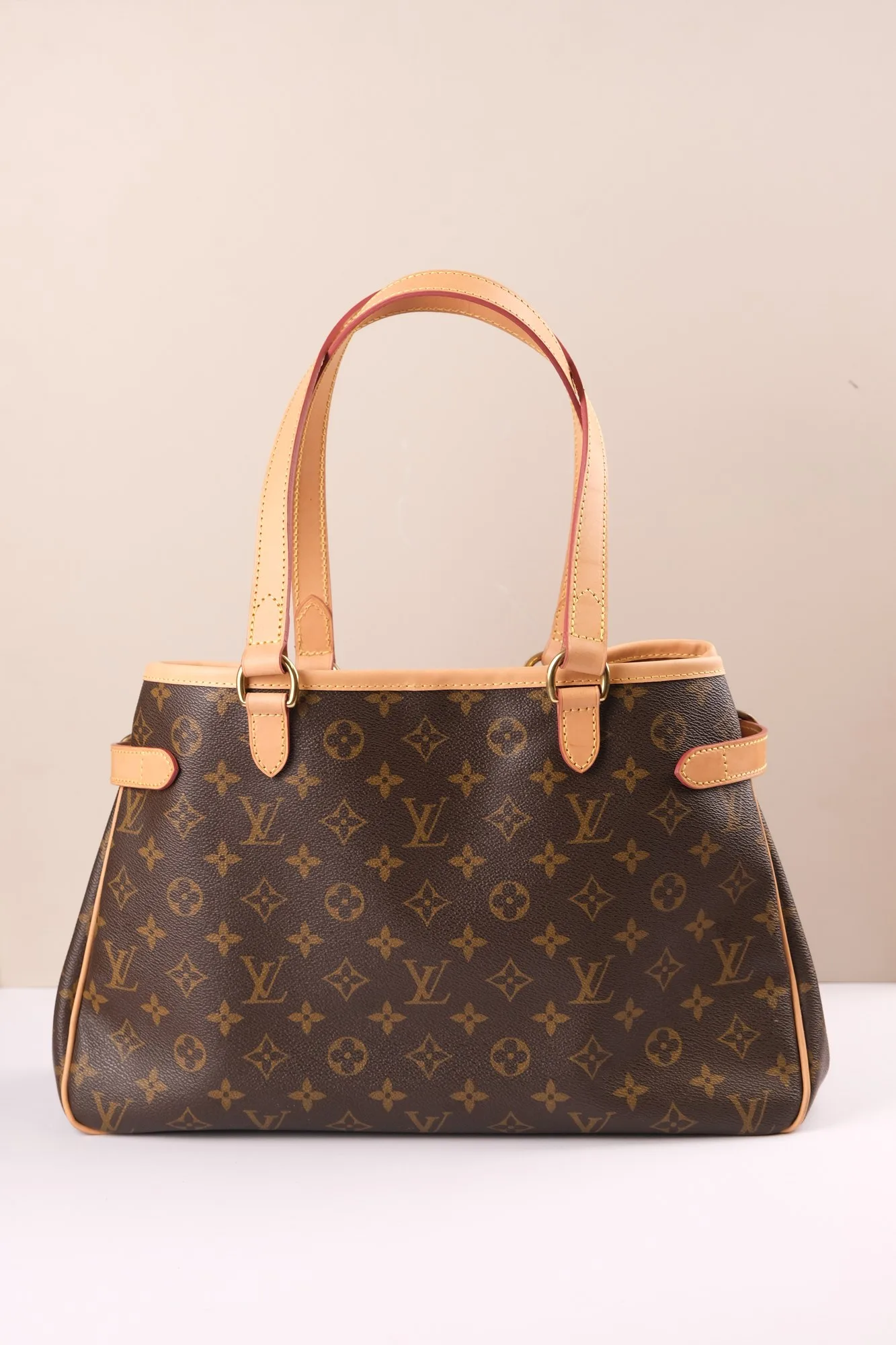 Túi Louis Vuitton Monogram dáng tote sau khi thay toàn bộ quai và viền da vachetta