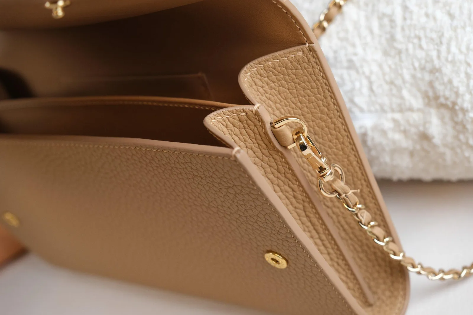 Wallet On Chain - Da Clemence - BurlyWood - Hình 4