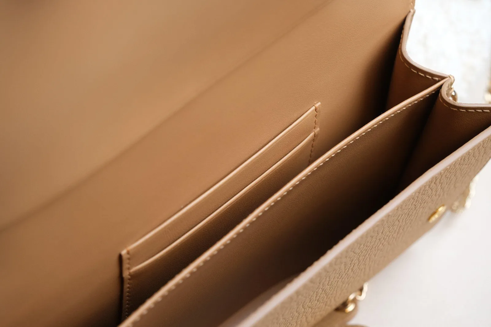 Wallet On Chain - Da Clemence - BurlyWood - Hình 5