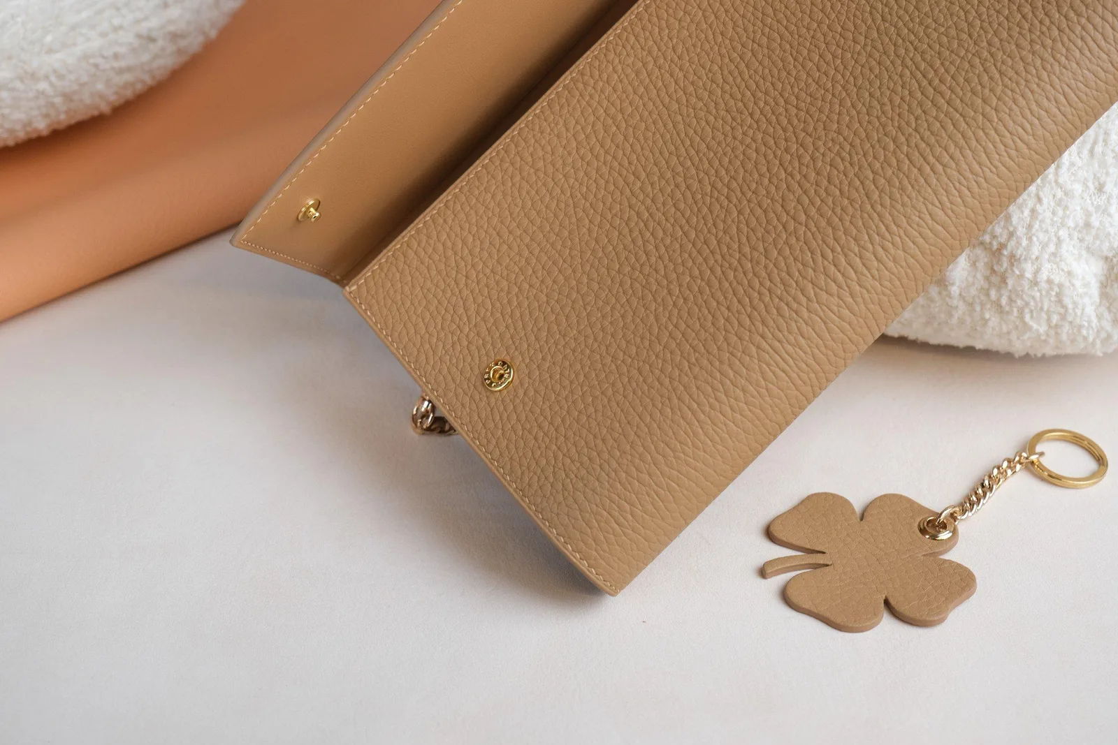 Wallet On Chain - Da Clemence - BurlyWood - Hình 9