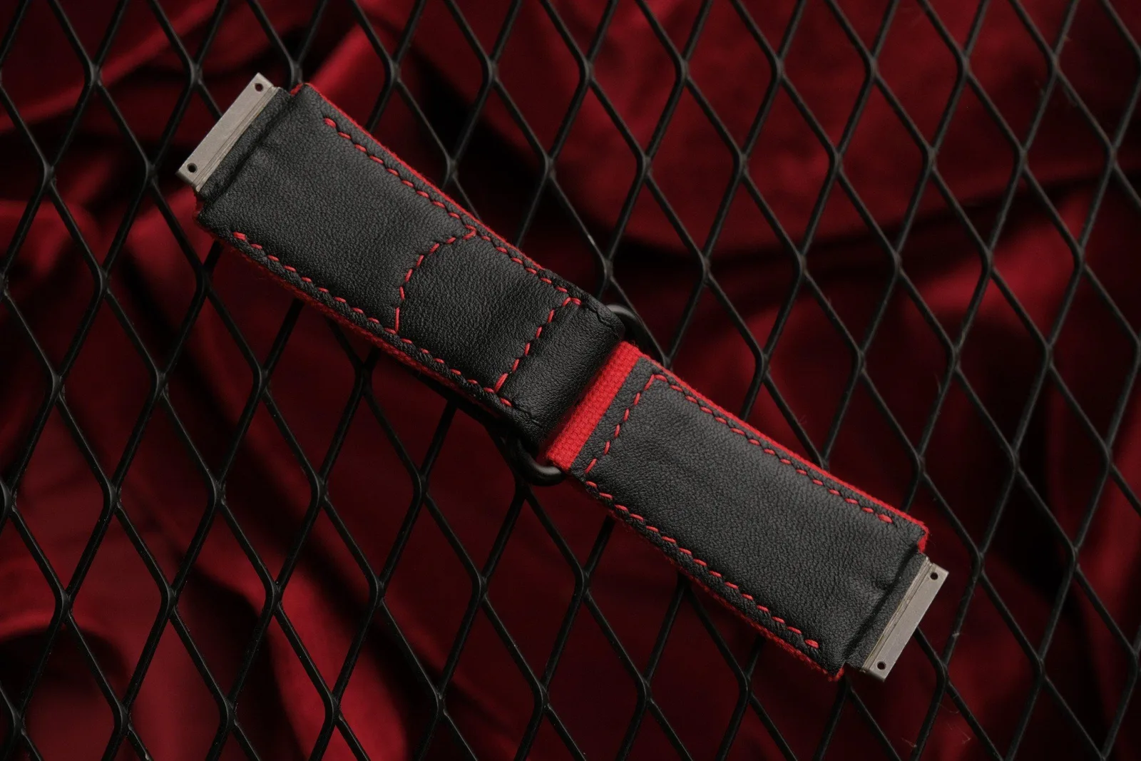 Dây Da Đồng Hồ - Canvas x Swift Calfskin - Red x Black - Hình 3